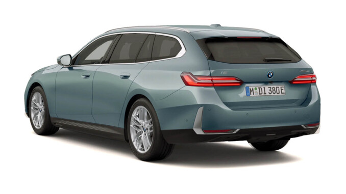 BMW i5 250kW eDrive40 Sport Edition 84kWh 5dr Auto Electric Estate - Image 3